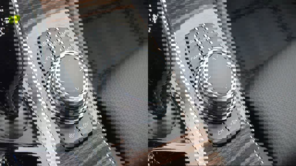 Used 2022 BMW 530e 530e w/ Premium Package image 17