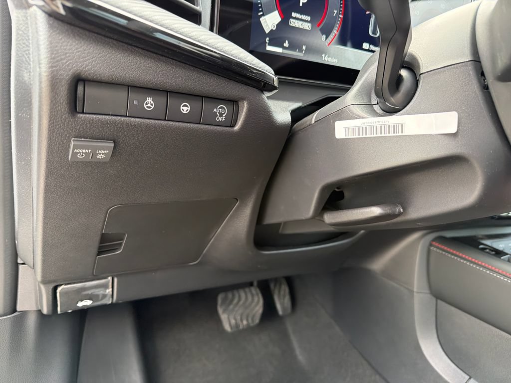 New 2026 Nissan Kicks SR w/ SR Premium Package FWD image 19