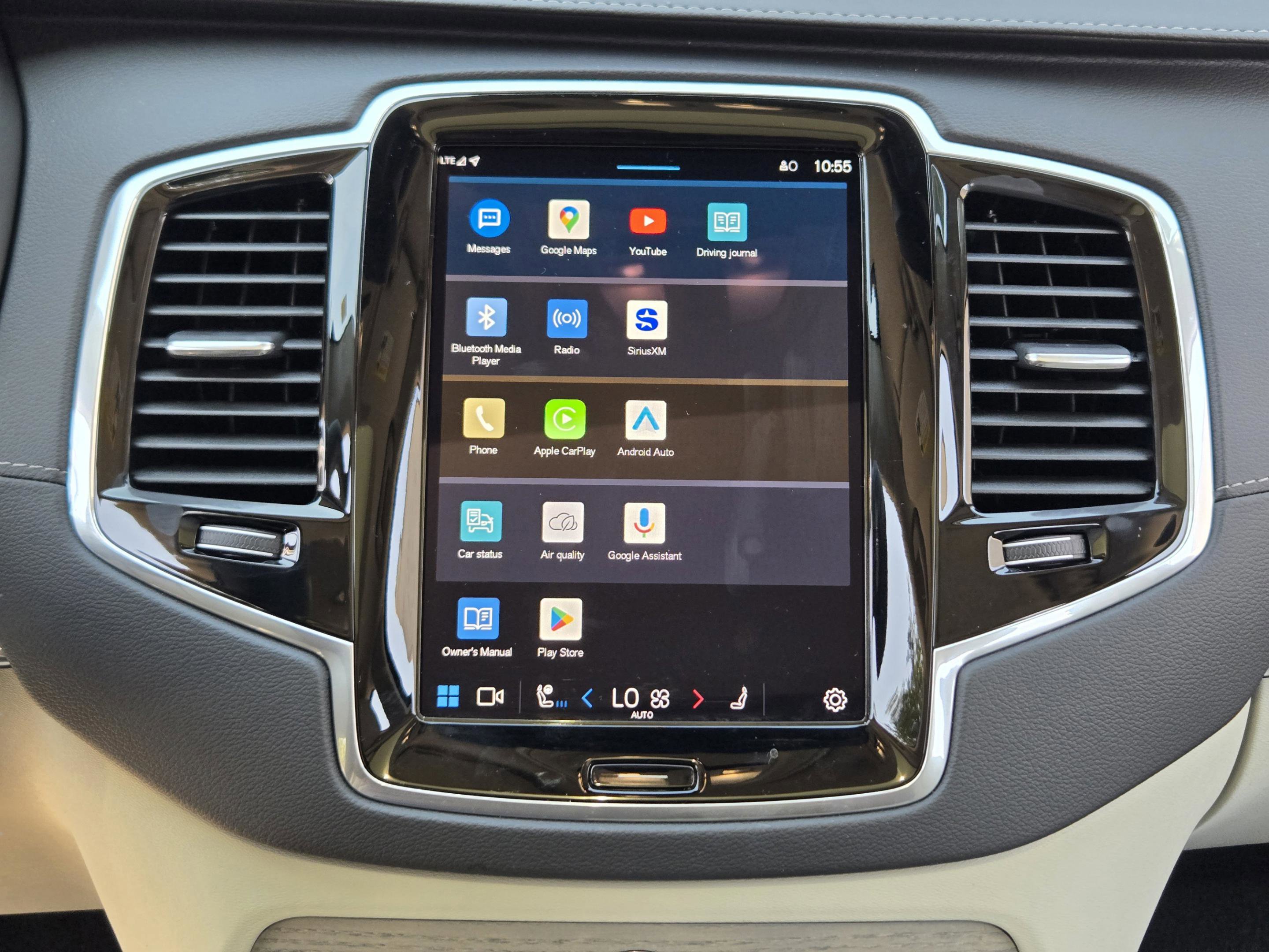 Used 2025 Volvo XC90 B5 Ultra w/ Protection Package Premier image 16