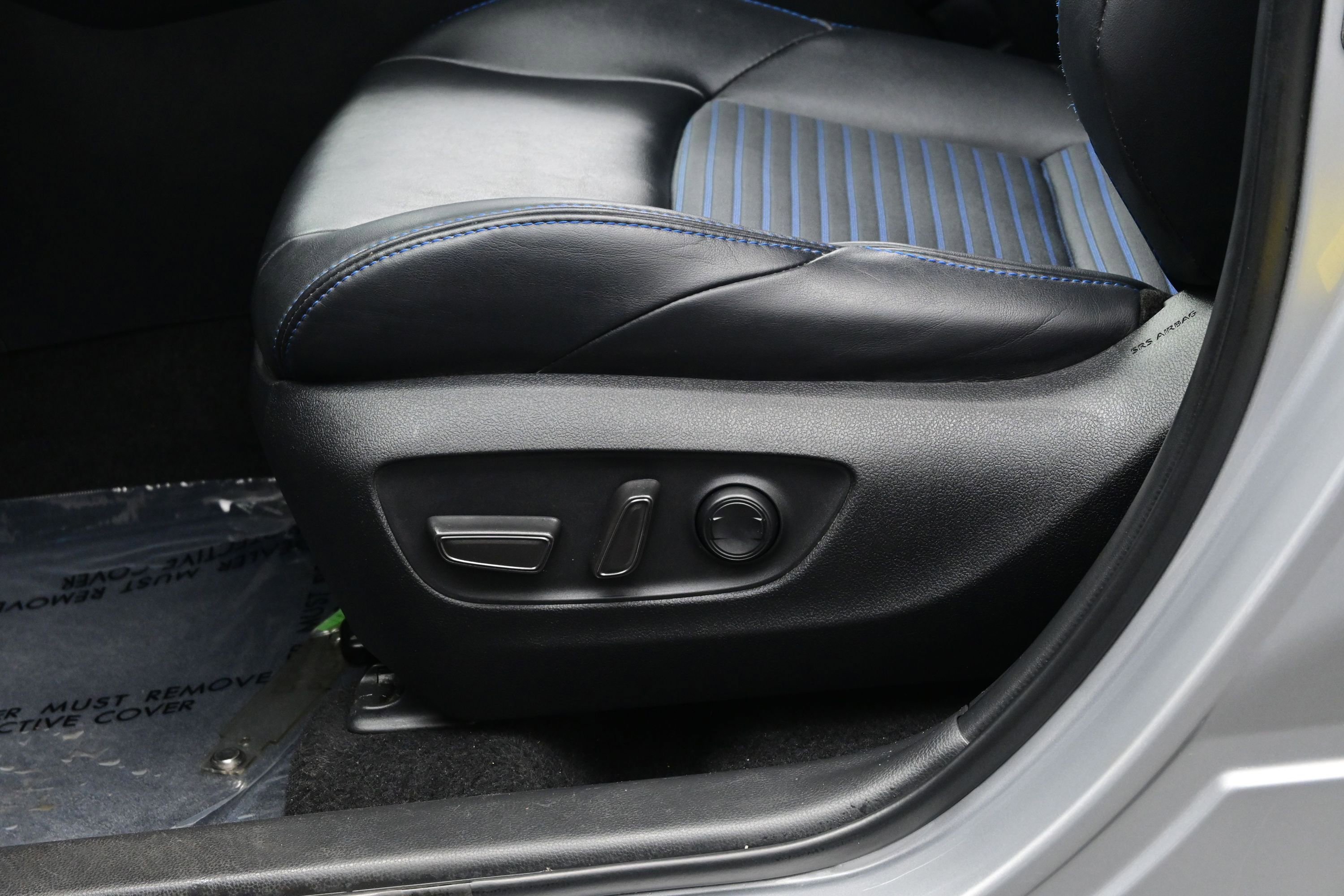 Used 2024 Toyota RAV4 XSE AWD/4WD image 11