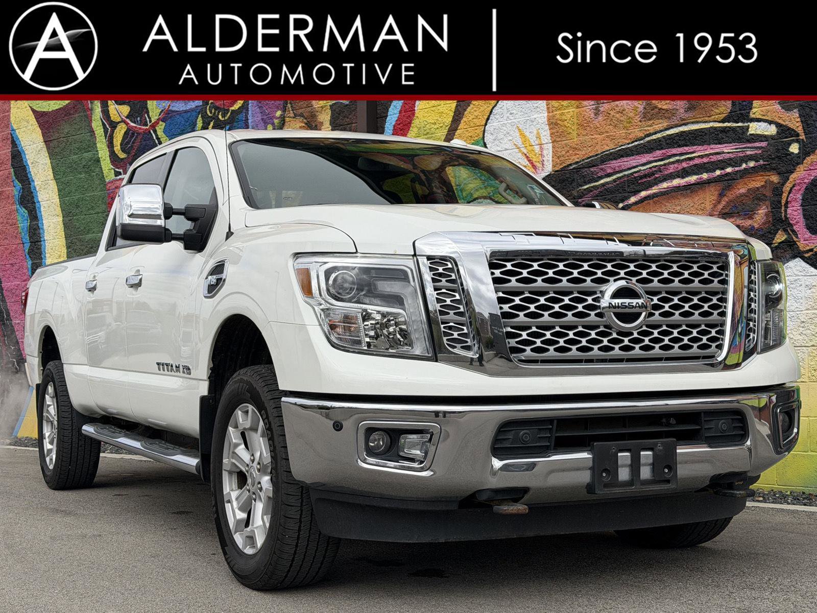 Used 2017 Nissan Titan SL image 1