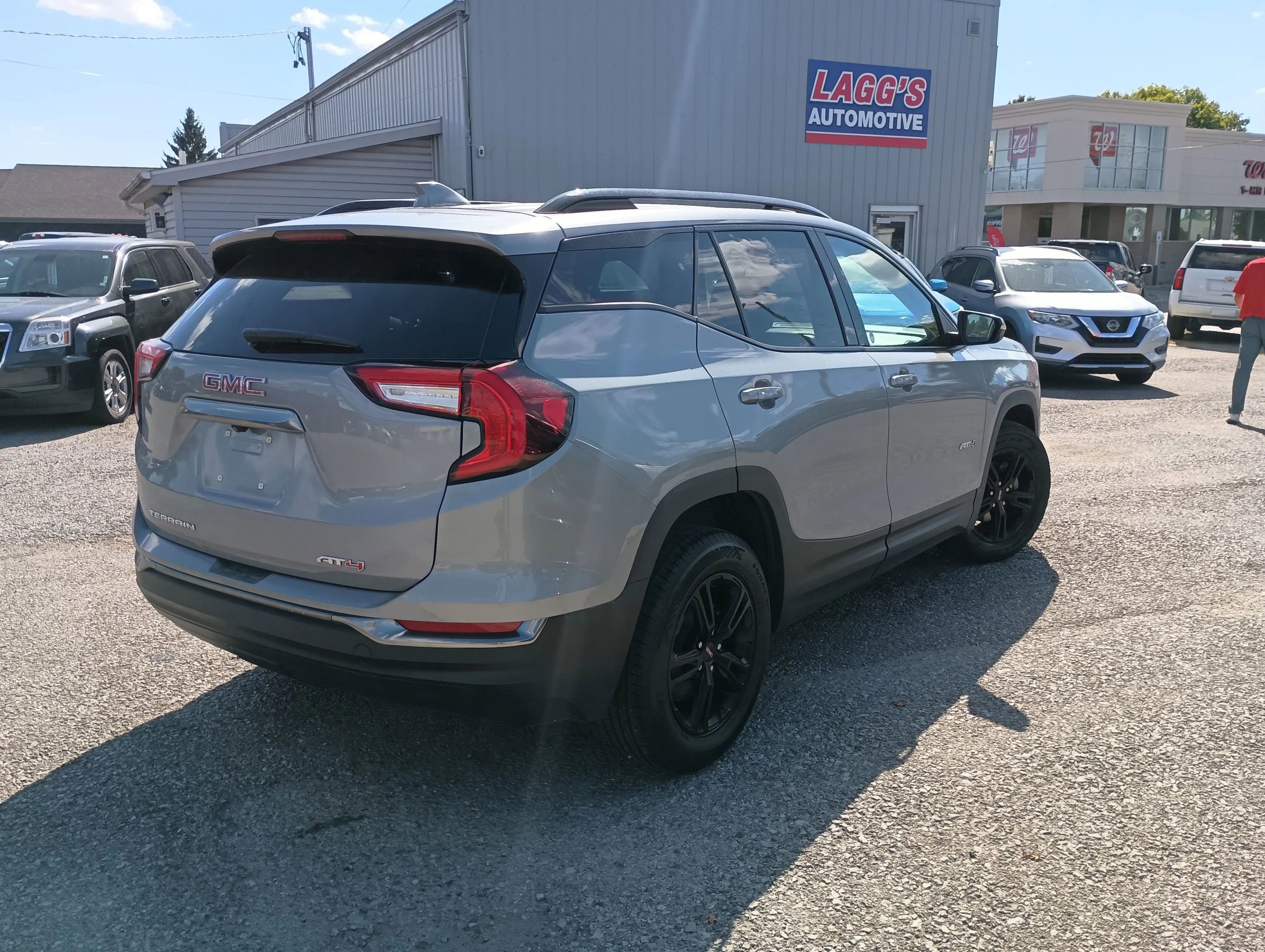 Used 2023 GMC Terrain AT4 image 4