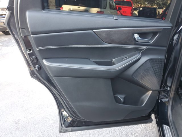 Used 2023 Acura MDX SH-AWD w/ Advance Package image 12