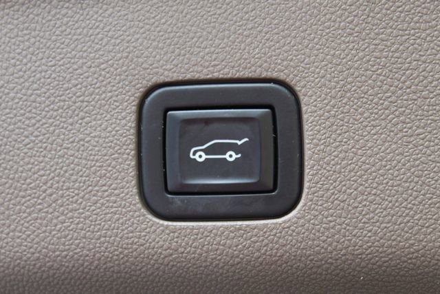 Used 2021 GMC Yukon Denali w/ Denali Ultimate Package image 25