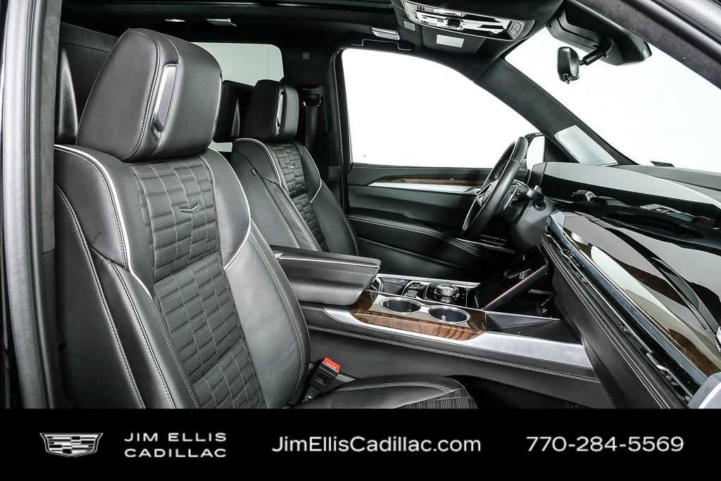 Used 2025 Cadillac Escalade Sport Platinum AWD/4WD image 23