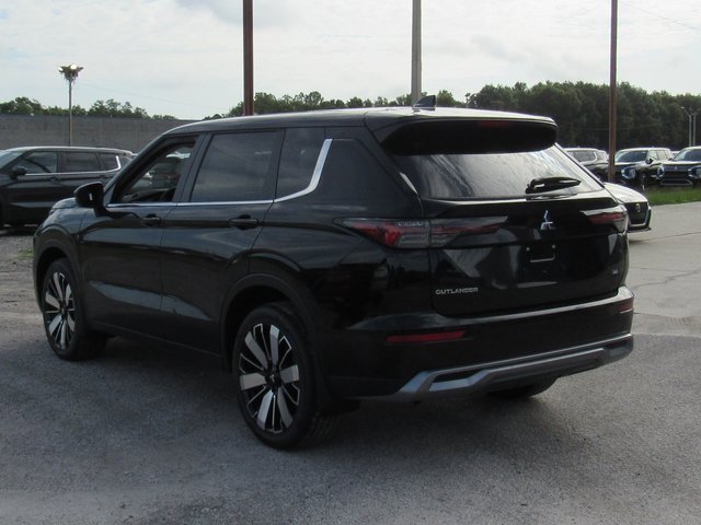 New 2025 Mitsubishi Outlander SE image 5