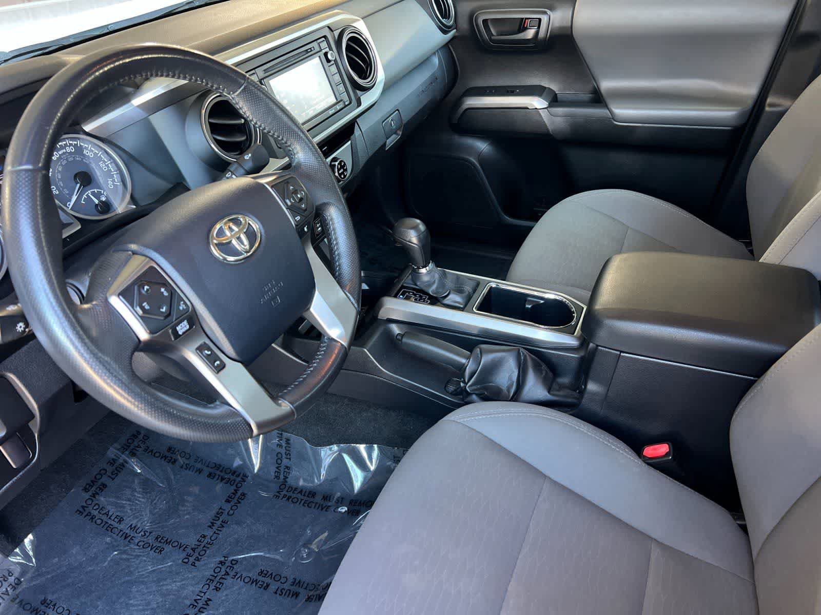 Used 2017 Toyota Tacoma SR5 w/ Tow Package RWD image 12