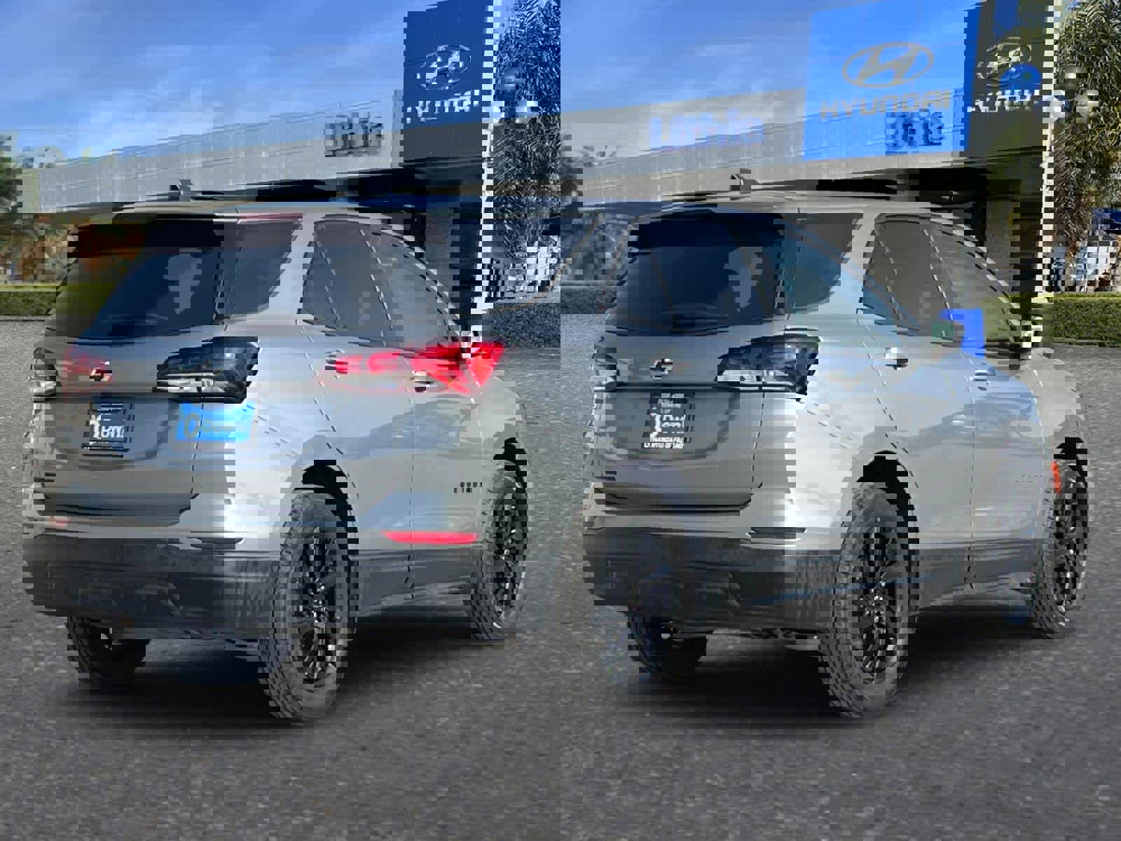 Used 2023 Chevrolet Equinox LS w/ LS Convenience Package image 2