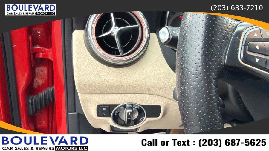 Used 2016 Mercedes-Benz GLA 250 4MATIC image 26