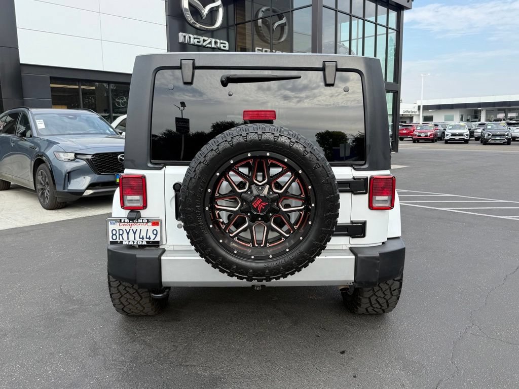 Used 2018 Jeep Wrangler Unlimited Sahara AWD/4WD image 9