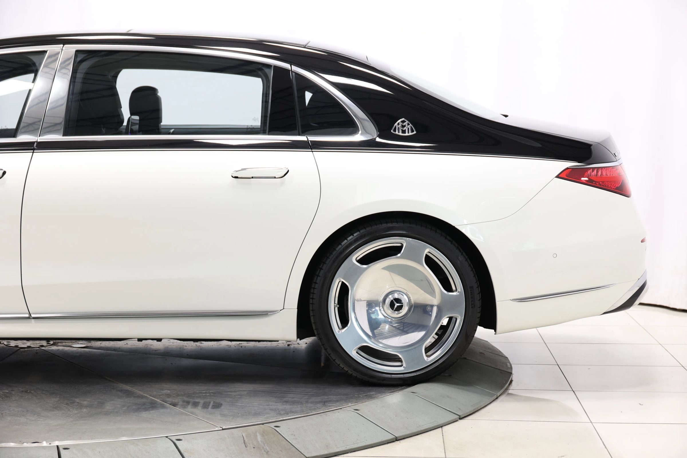 Used 2021 Mercedes-Benz Maybach S 580 4MATIC image 11