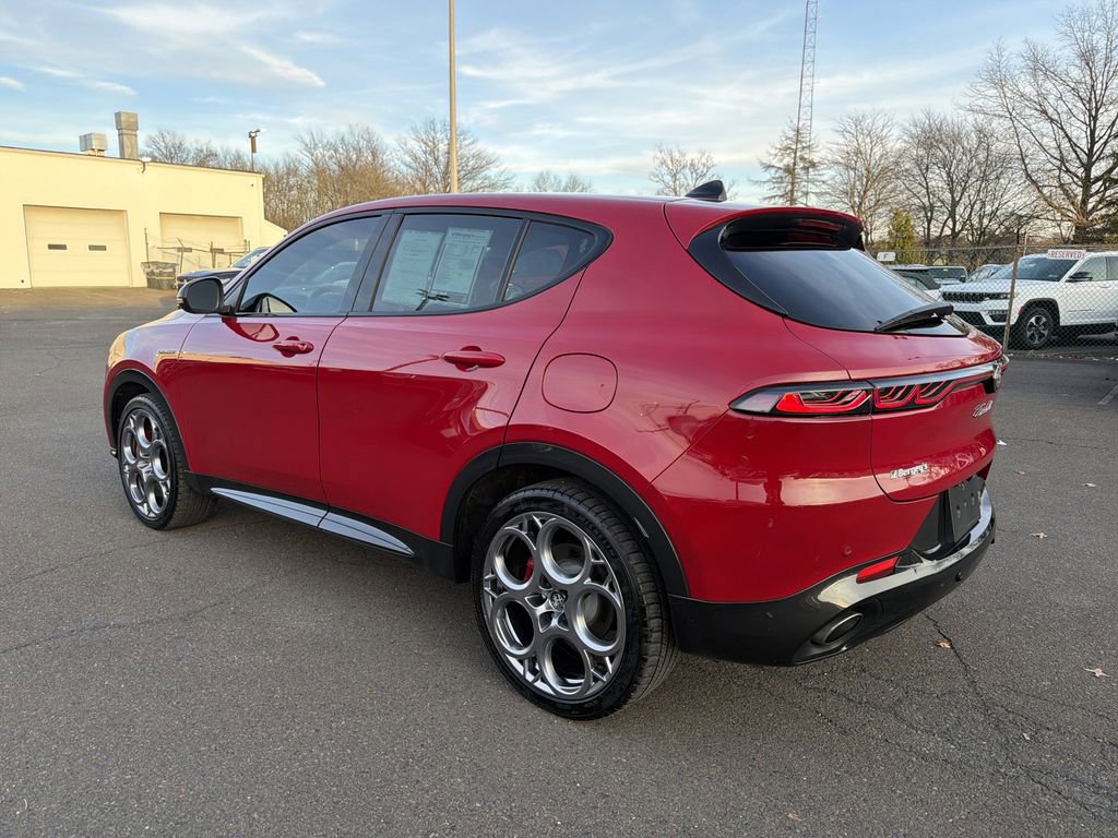 Used 2024 Alfa Romeo Tonale Veloce image 3