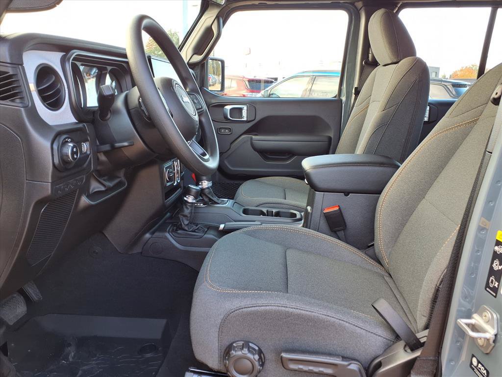 New 2026 Jeep Gladiator Sport AWD/4WD image 15