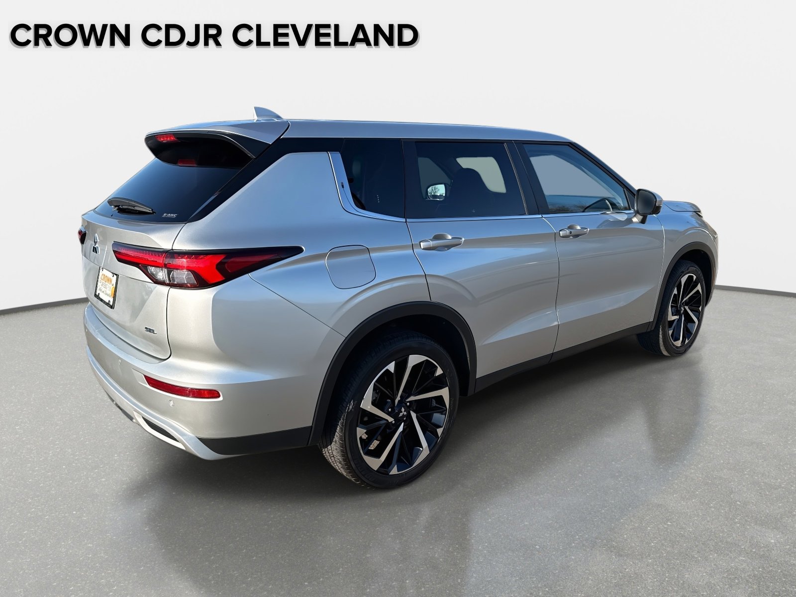 Used 2024 Mitsubishi Outlander SE image 5