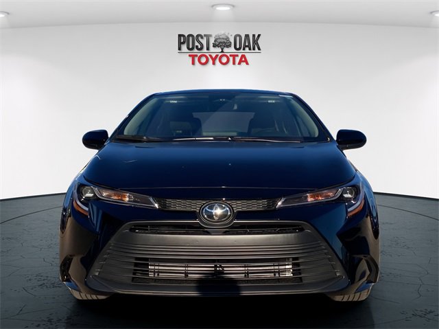 Used 2025 Toyota Corolla LE image 2