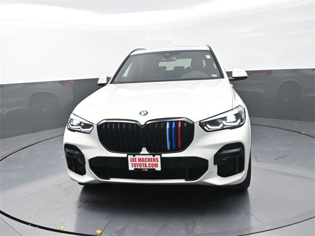 Used 2022 BMW X5 xDrive40i w/ M Sport Package image 2
