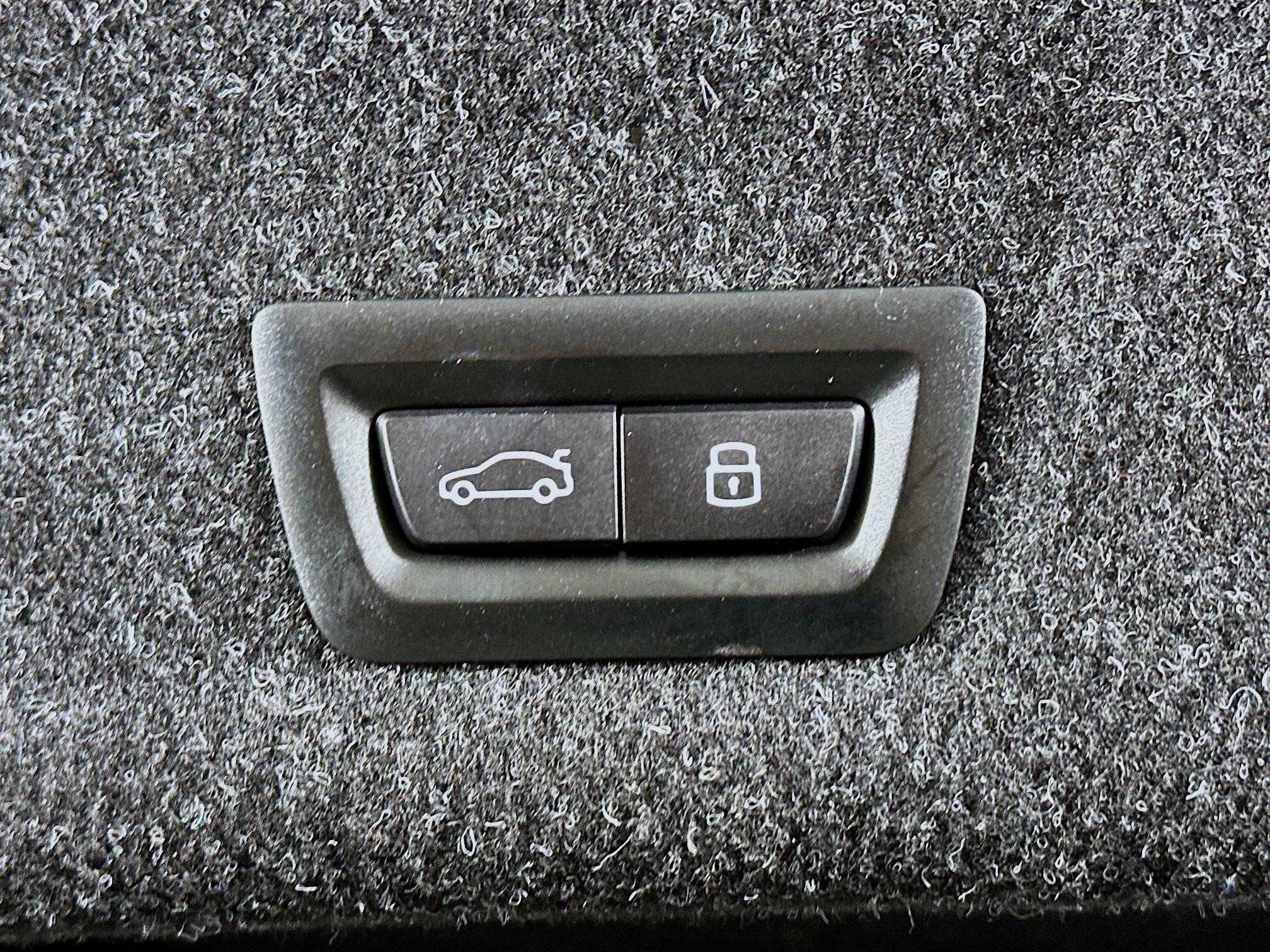 Used 2025 BMW 330i xDrive Sedan w/ Convenience Package image 31