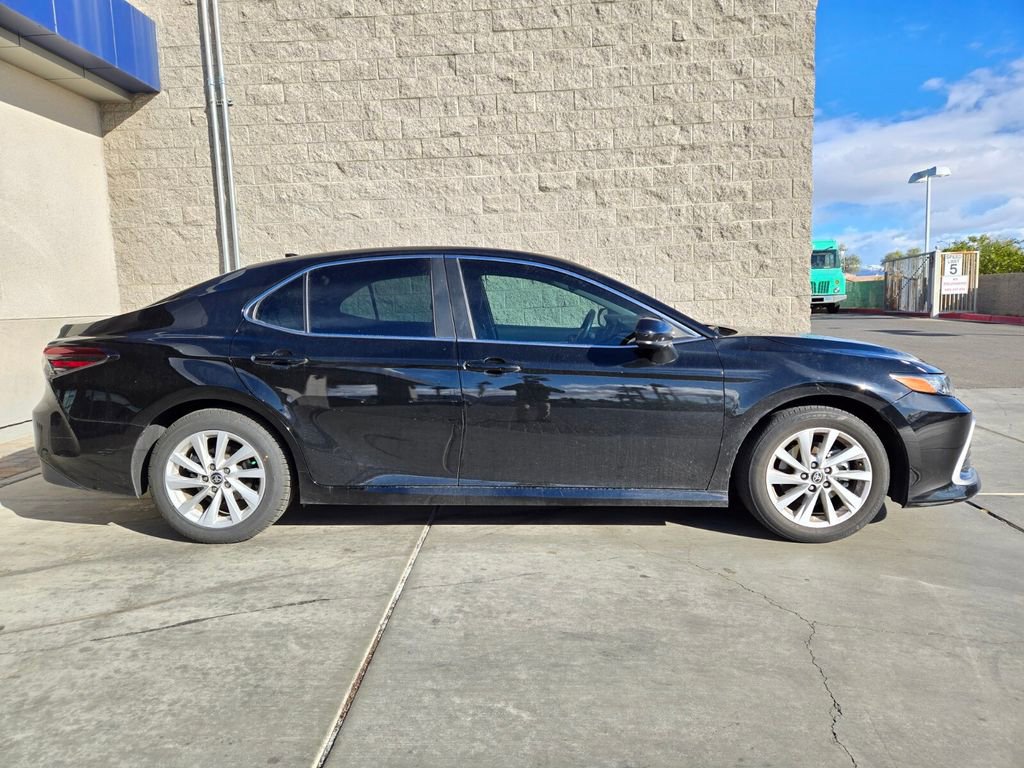 Used 2022 Toyota Camry LE w/ Carpet Mat Package (TMS) image 4