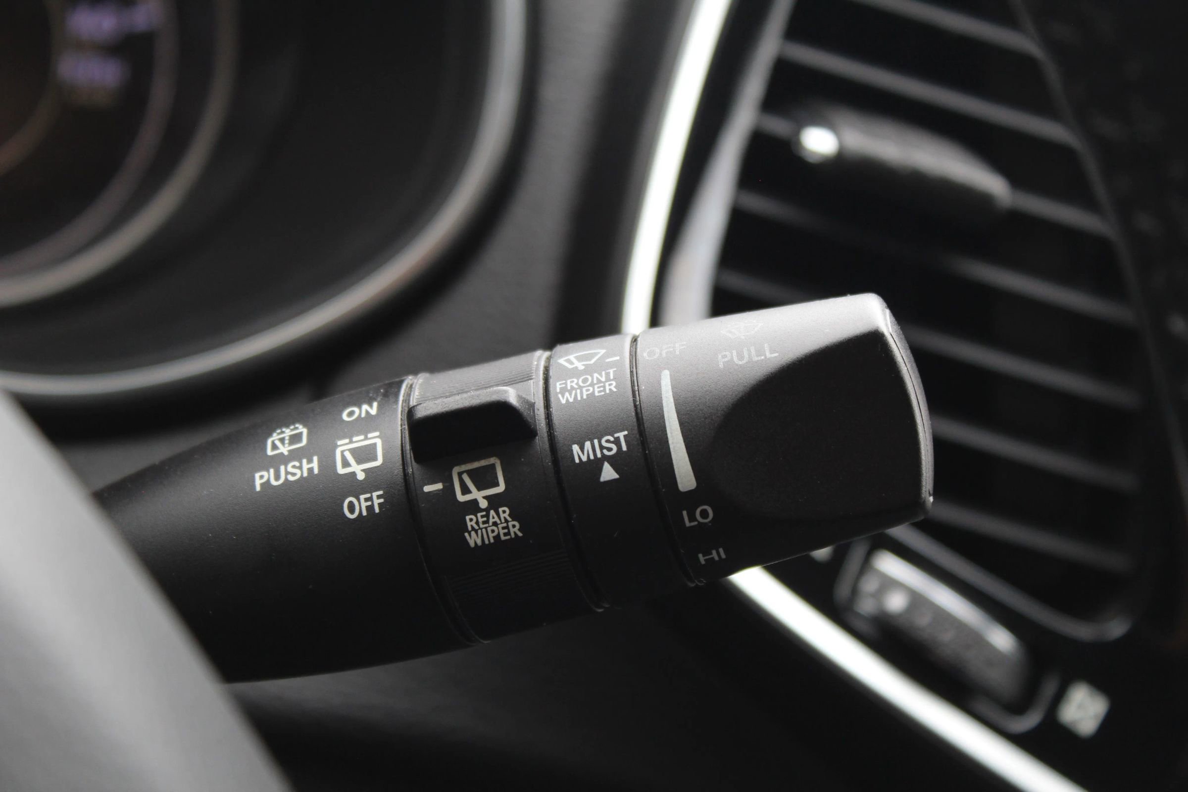 Used 2019 Jeep Cherokee Limited image 28