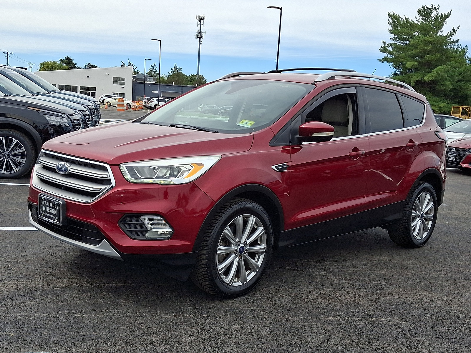 Used 2017 Ford Escape Titanium AWD/4WD image 3