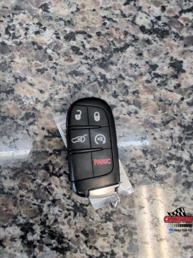 Used 2014 Jeep Grand Cherokee Limited w/ Luxury Group II AWD/4WD image 24