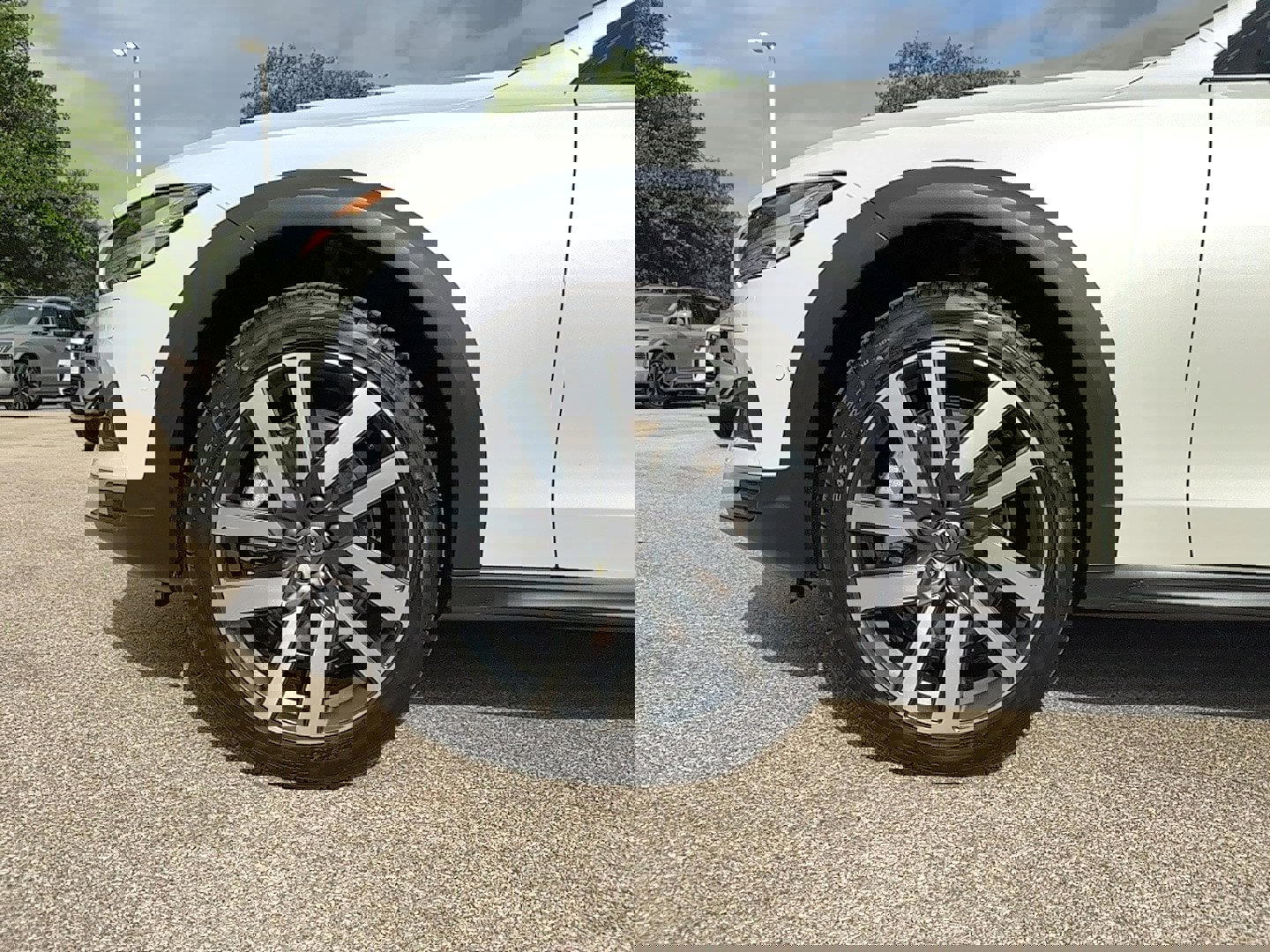 New 2025 Volvo V90 B6 Cross Country Plus w/ Protection Package Premier image 10