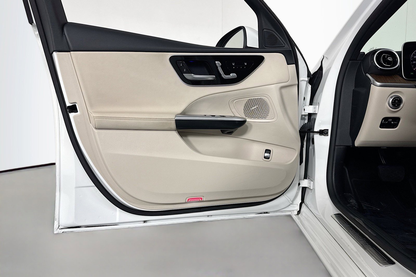 Used 2024 Mercedes-Benz C 300 Sedan image 20