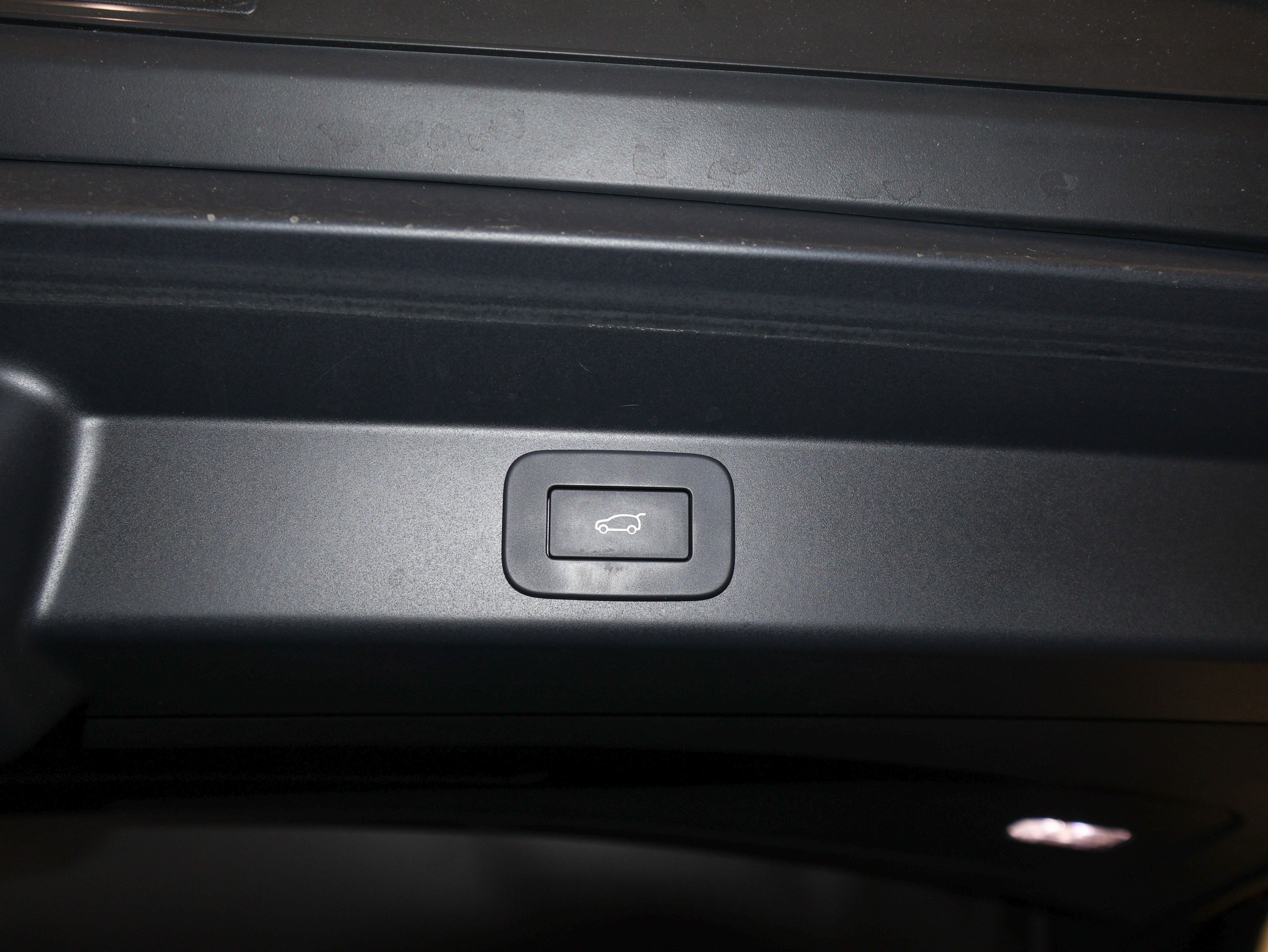 Used 2025 Land Rover Range Rover Sport Dynamic SE image 13