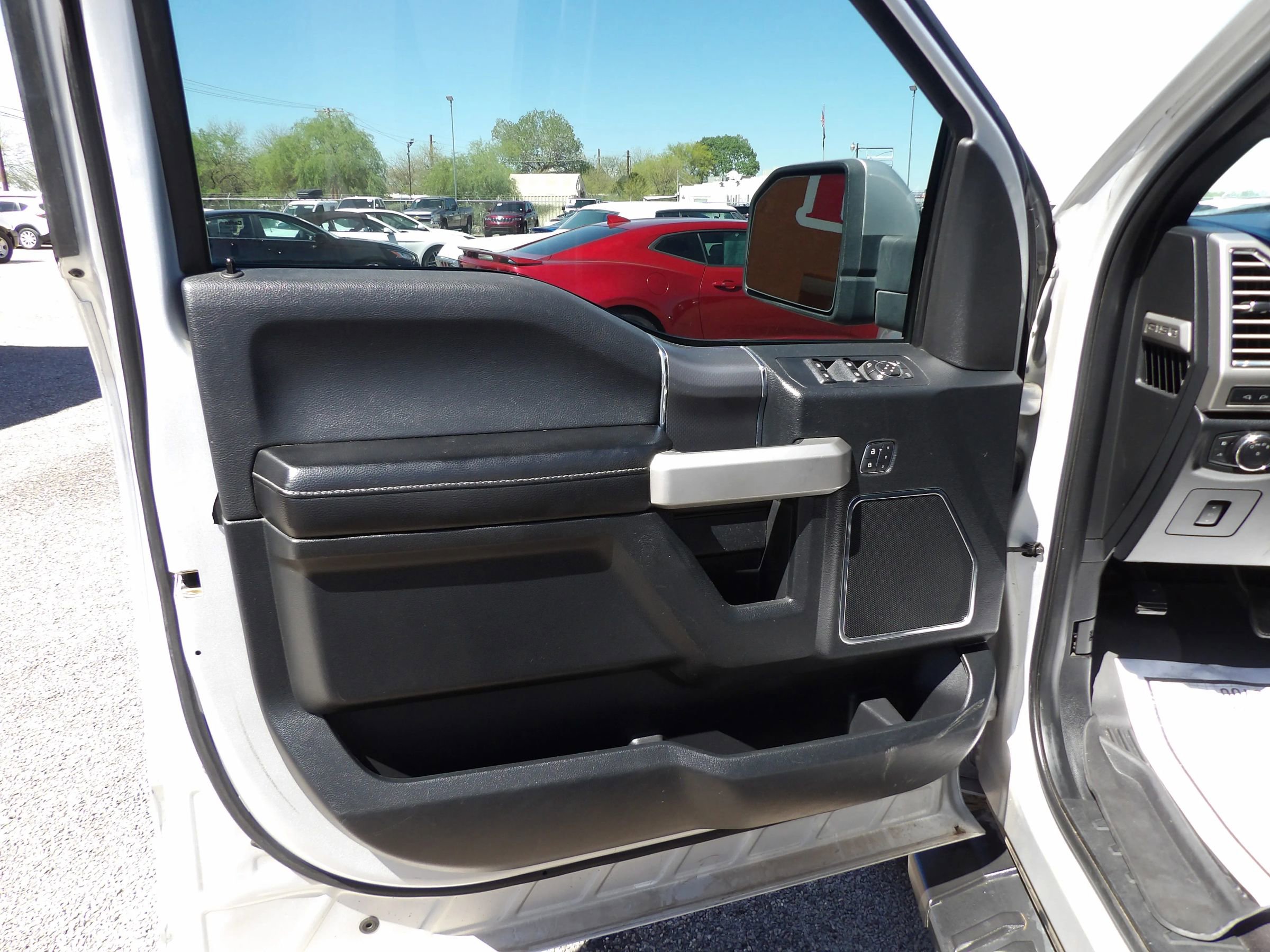 Used 2015 Ford F150 Lariat AWD/4WD image 8