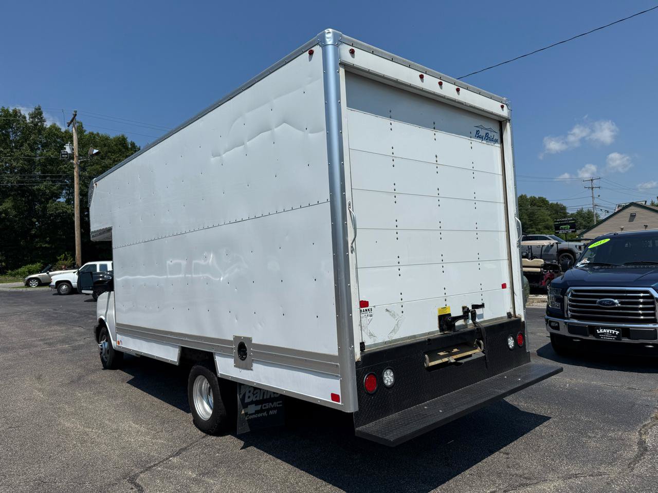 Used 2015 Chevrolet Express 3500 Extended RWD image 7