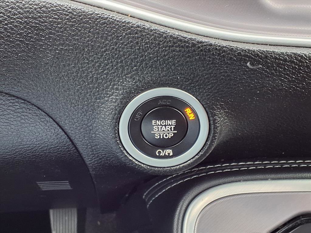 Used 2022 Dodge Challenger GT RWD image 8