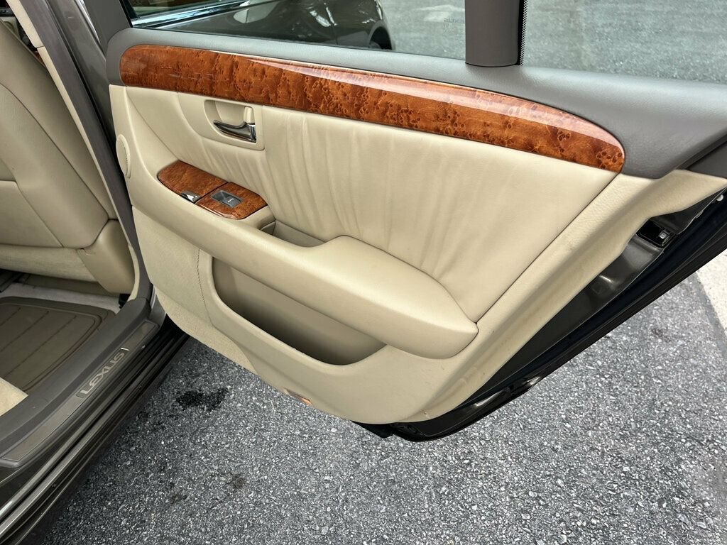 Used 2006 Lexus LS 430 RWD image 30