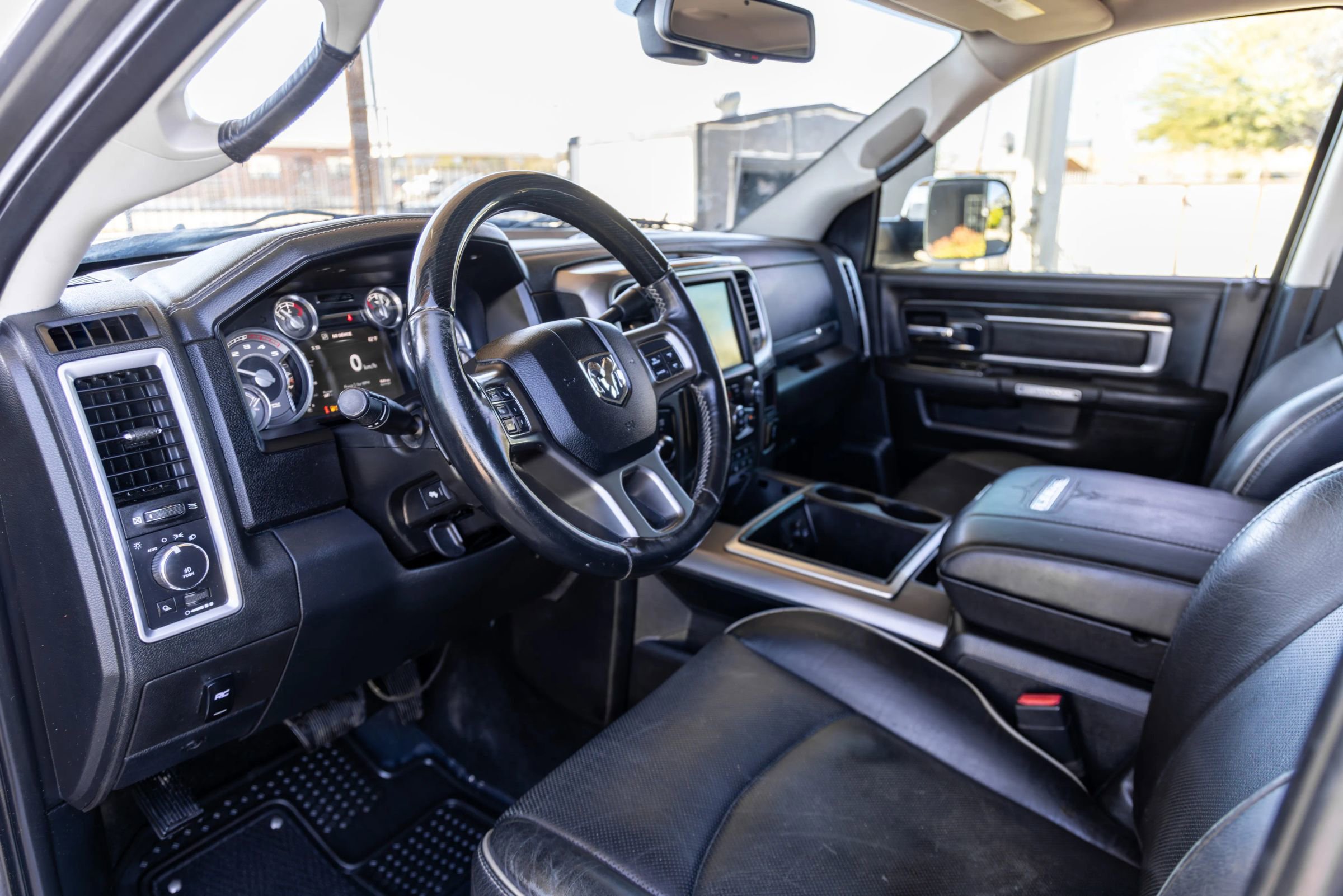 Used 2015 RAM 3500 Laramie Longhorn AWD/4WD image 31