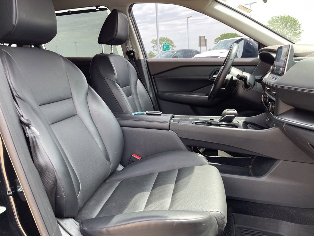 Used 2023 Nissan Rogue SV w/ SV Premium B Package FWD image 38