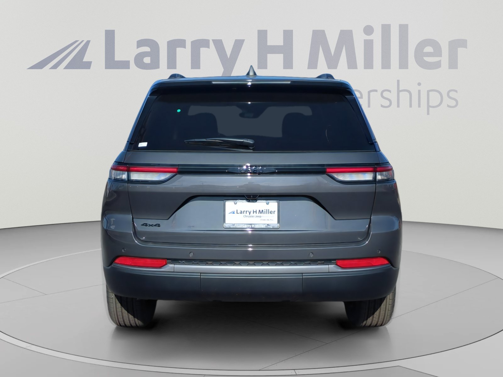 New 2026 Jeep Grand Cherokee Altitude AWD/4WD image 4