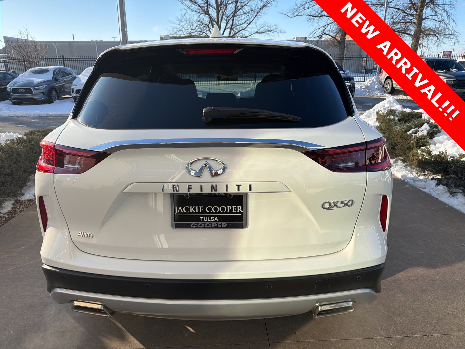 Used 2025 INFINITI QX50 Pure image 3