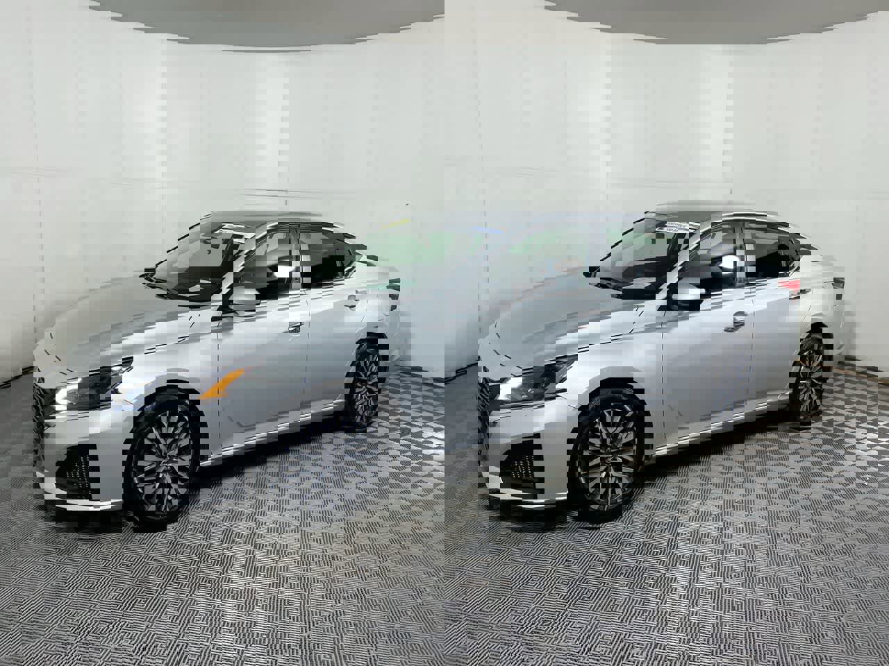 Used 2023 Nissan Altima 2.5 SV image 11