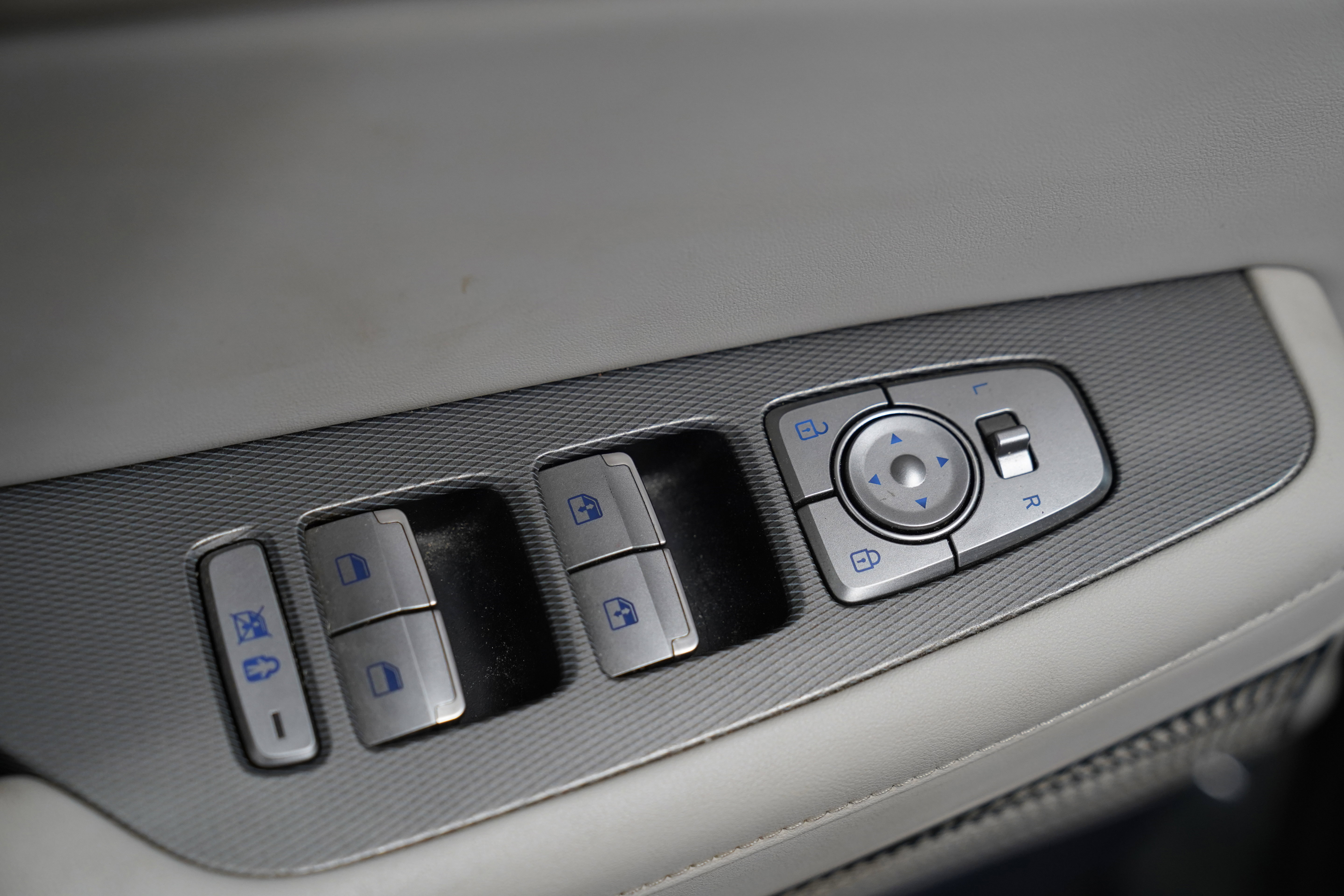 Used 2022 Hyundai Palisade Limited AWD/4WD image 18