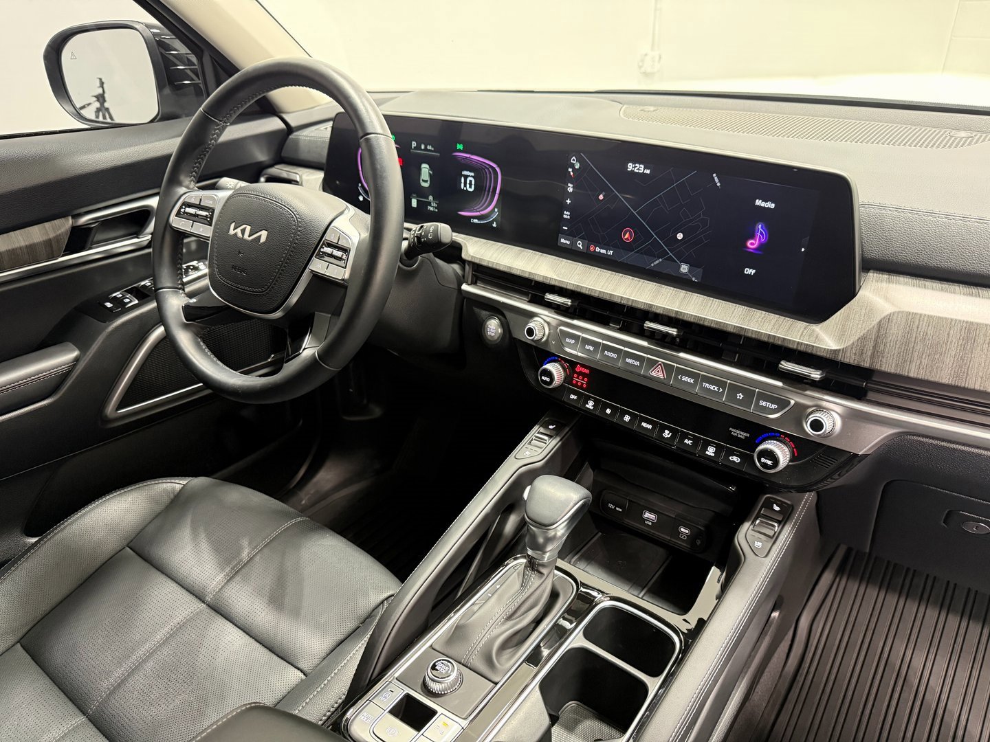 Used 2025 Kia Telluride EX image 30