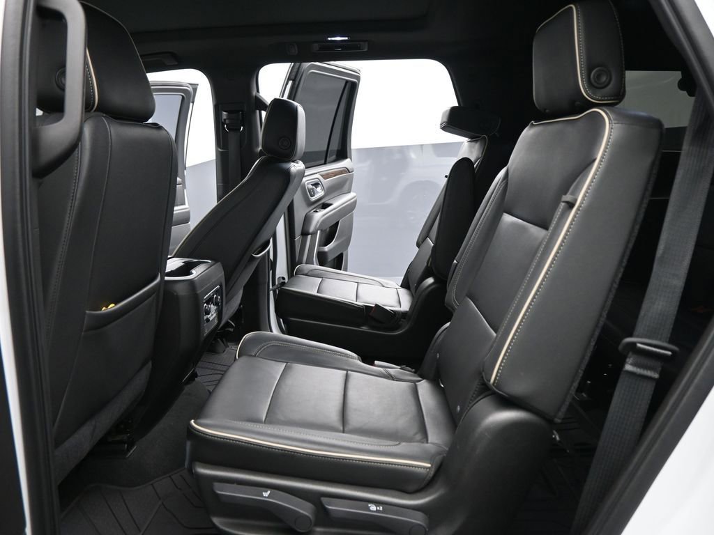 Used 2021 Chevrolet Tahoe Premier w/ Premium Package RWD image 20