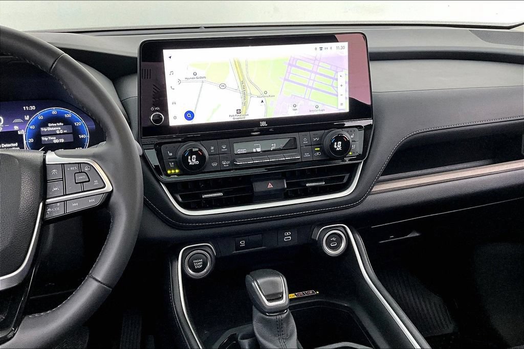 Used 2025 Toyota Grand Highlander FWD image 8