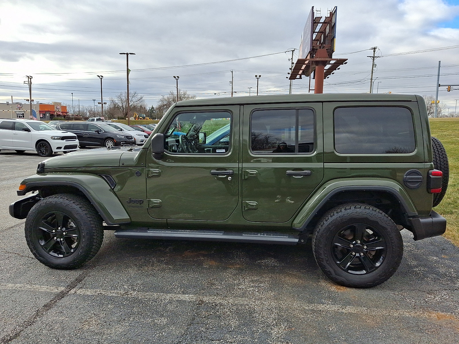 Used 2022 Jeep Wrangler Unlimited Sahara image 5