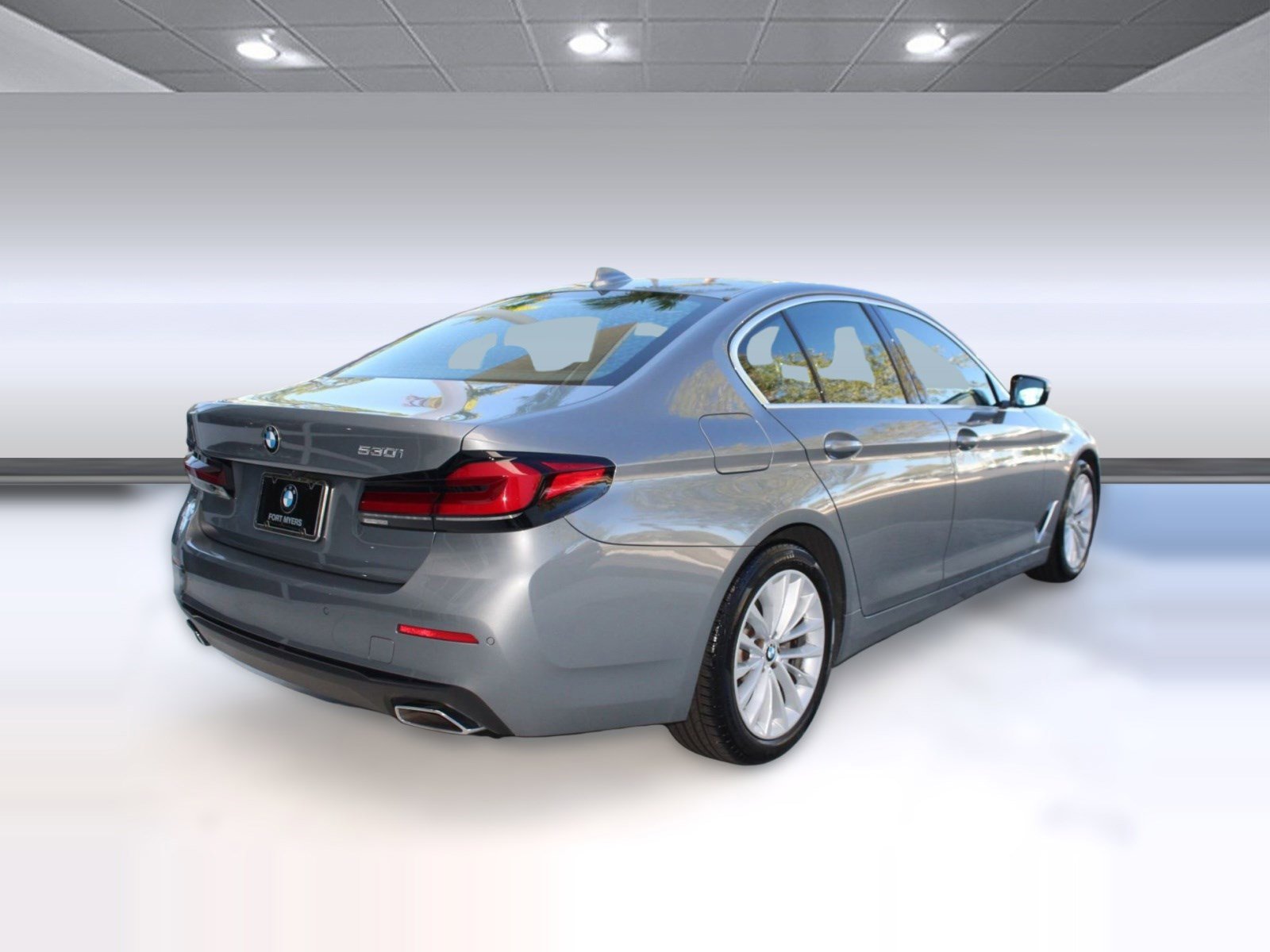 Used 2023 BMW 530i w/ Premium Package image 9