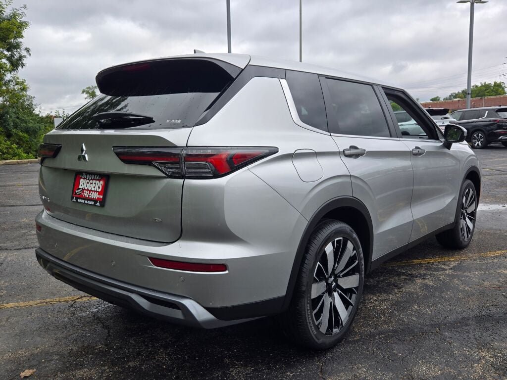 New 2026 Mitsubishi Outlander SE AWD/4WD image 11