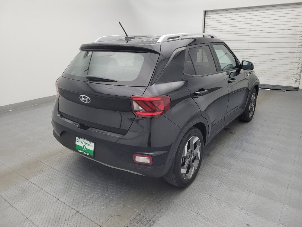 Used 2024 Hyundai Venue SEL FWD image 9