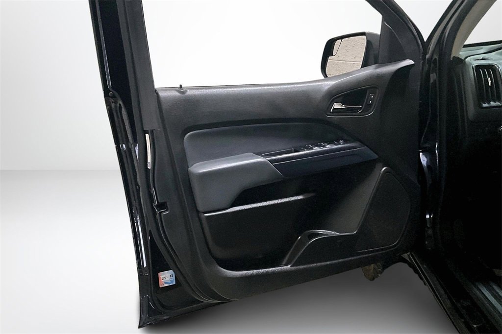 Used 2019 Chevrolet Colorado Z71 w/ Z71 Midnight Edition image 21