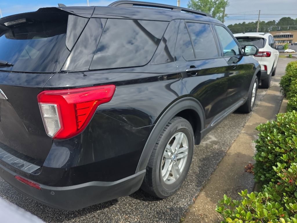 Used 2023 Ford Explorer XLT RWD image 4