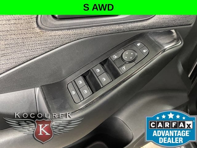 Used 2023 Nissan Rogue S AWD/4WD image 19