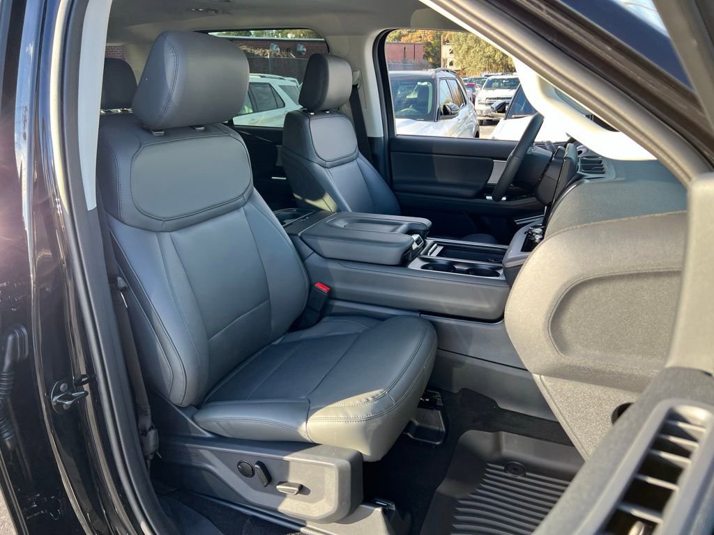 New 2026 Ford Expedition Active image 24