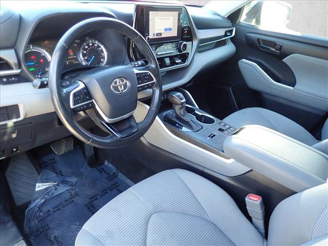 Used 2023 Toyota Highlander LE FWD image 9